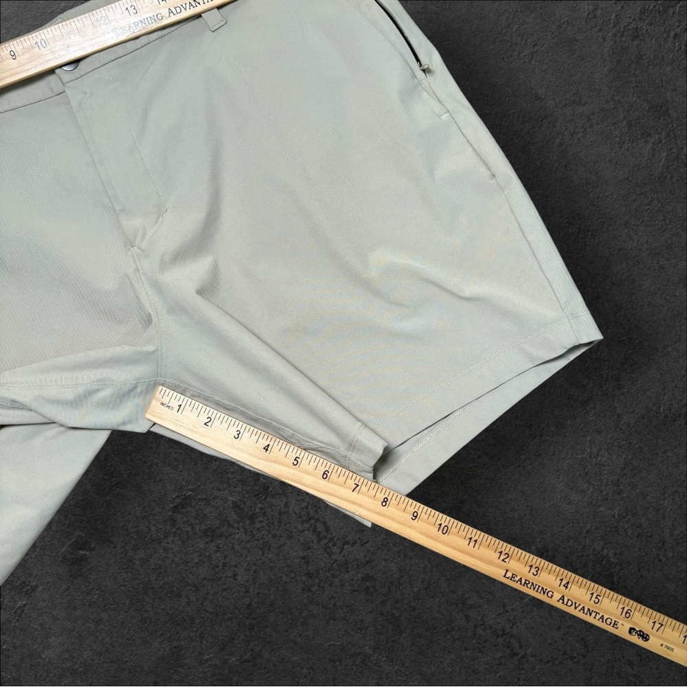 Lululemon Shorts Chino Warpstreme ABC Commission Classic‎ 7” Beige Men’s - Picture 3 of 5